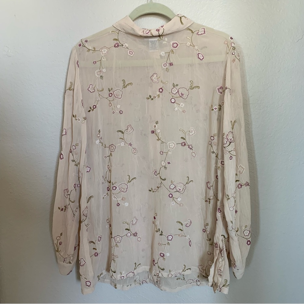 Avenue | Size 14/16 Long Sleeve Floral Button Up Collard Blouse Embroidered - Picture 3 of 13